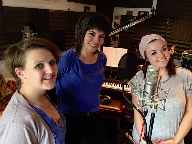 Lara de Belder and the LGBB girls recording "Brave"