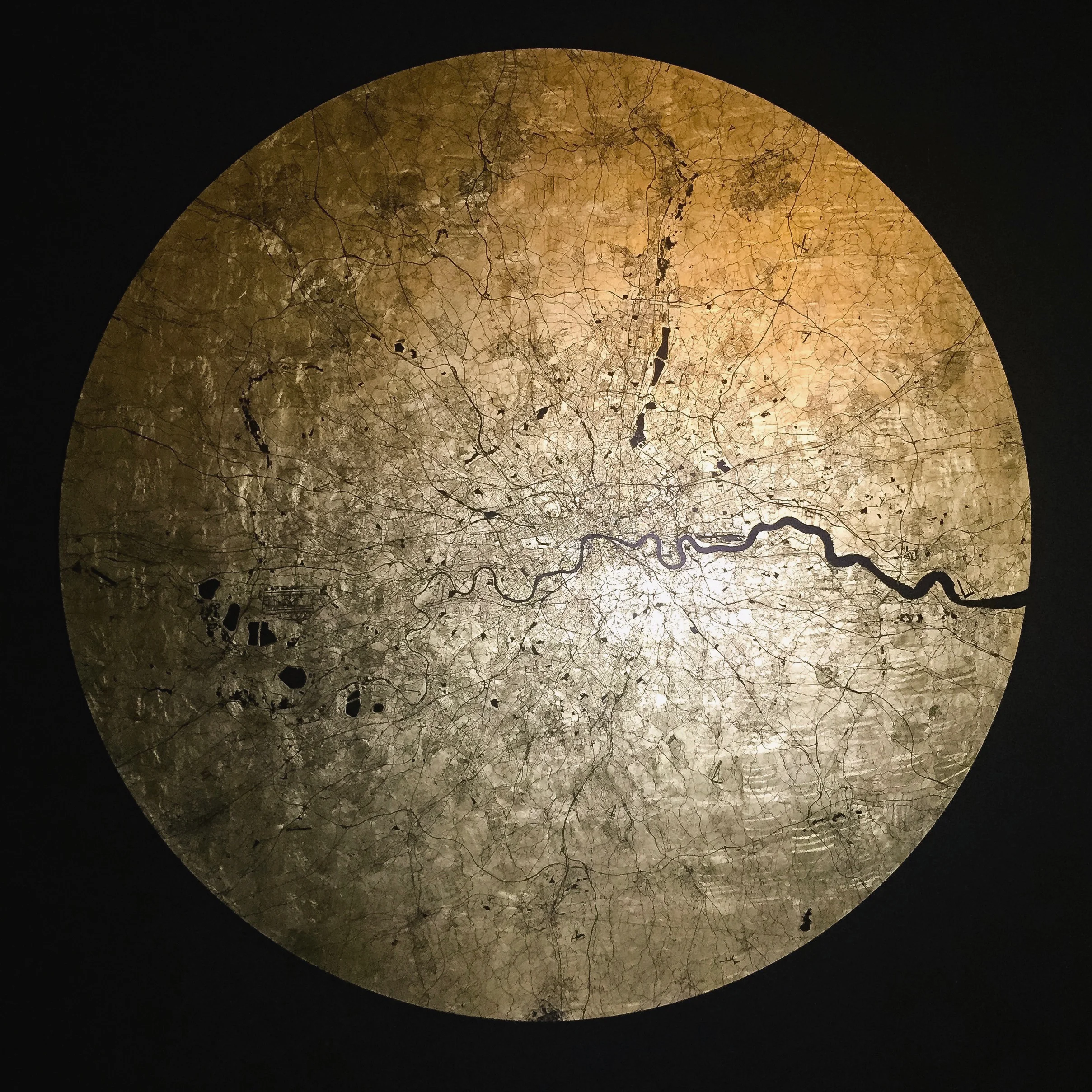 Mappa-Mundi-Maoir-Londinium-on-black-wall.jpg