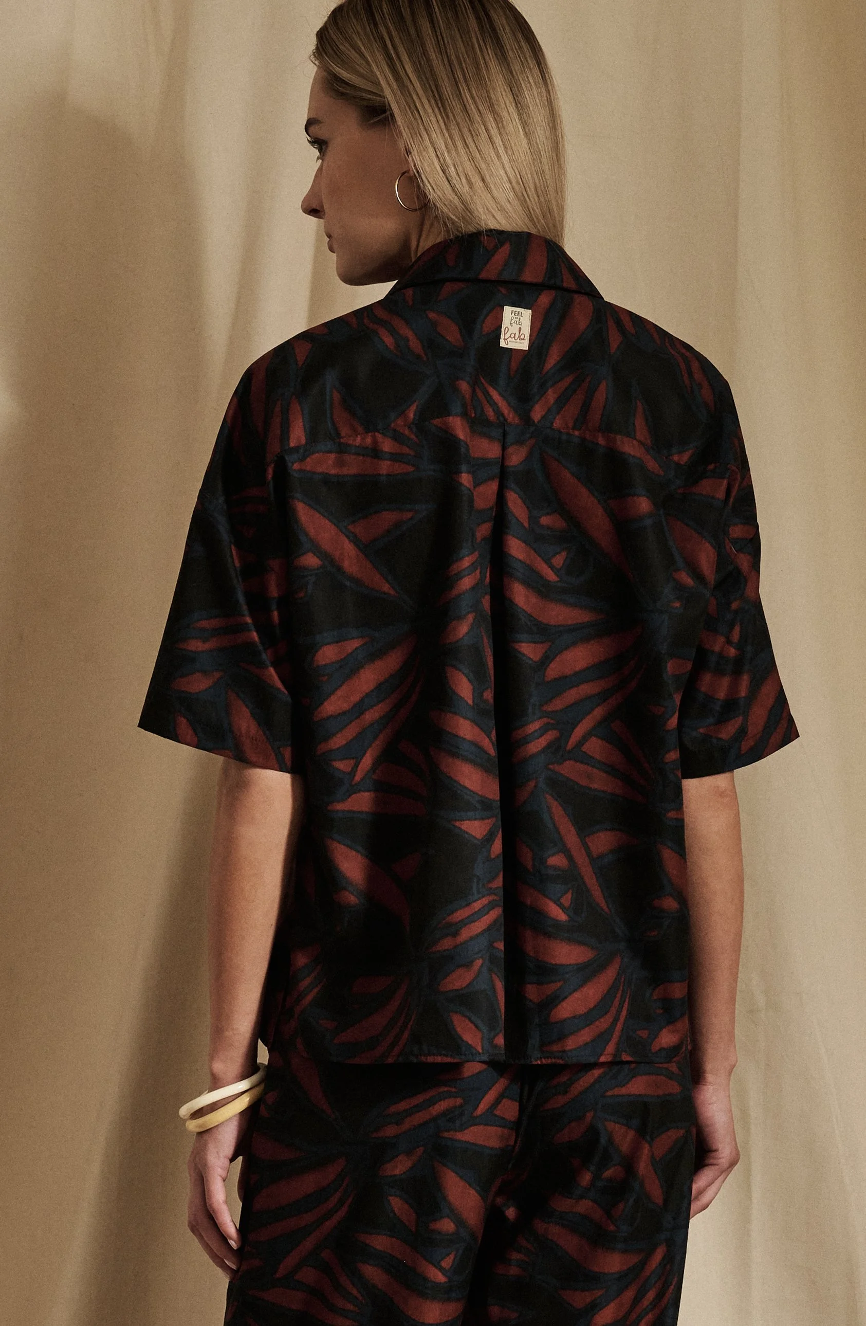 SAINTMALO shirt + CORTINA pants in tela paracadute kamala print back.jpg