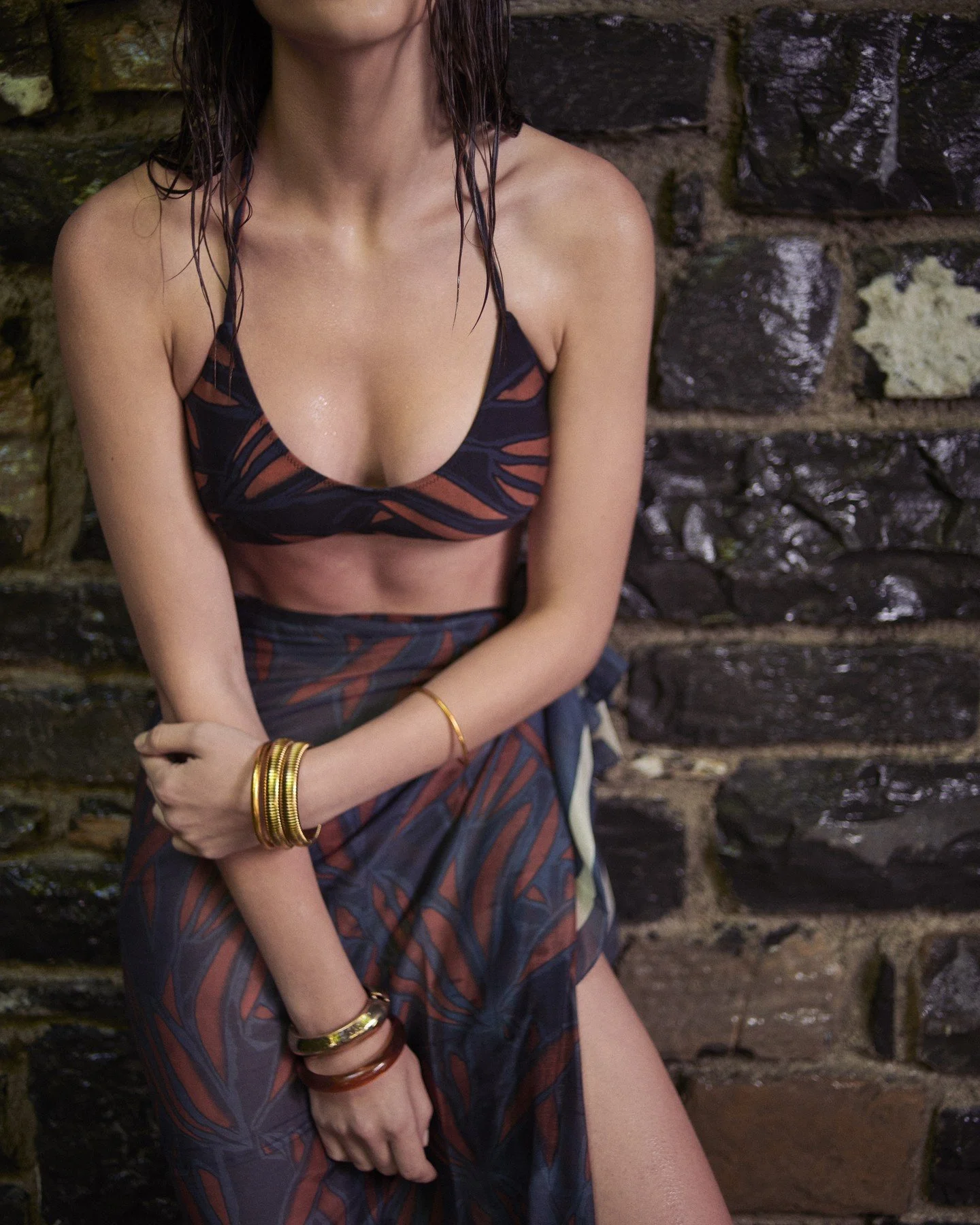 Bombay Sapphire &ndash; Spring Summer 2026 
A moment after sunset, where blue turns deep, liquid, infinite.
Light dances on the skin, silhouettes flow like water, and color becomes emotion.

Not just a collection &mdash; a feeling. ✨
FEEL ME FAB