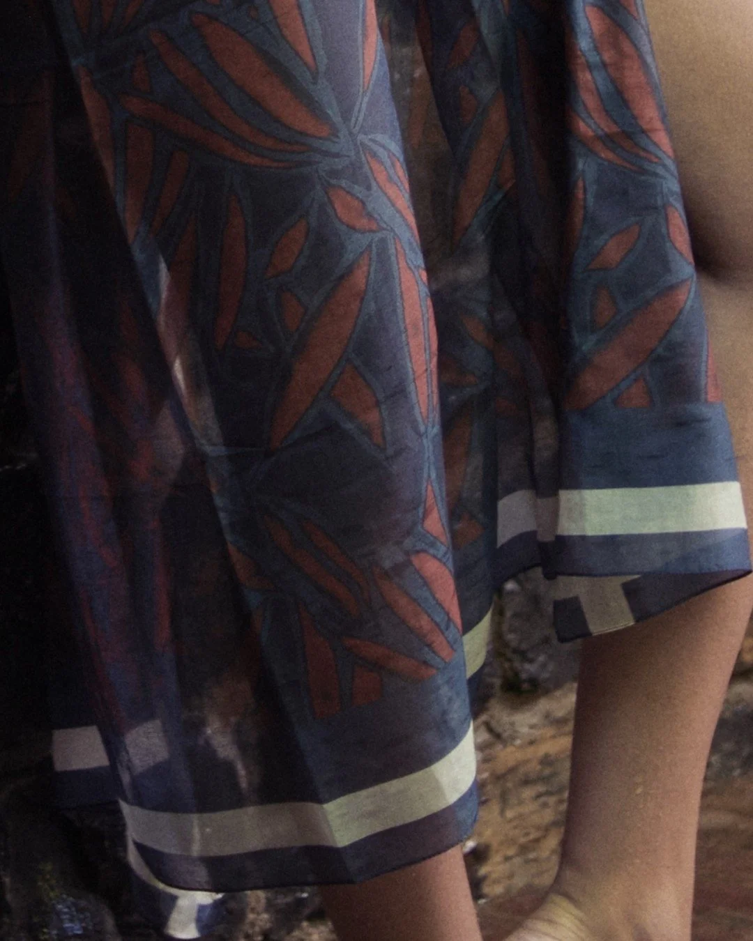 Light, movement, and quiet elegance.
The Kamala print unfolds in soft layers of color, where delicate shades blend into one another, creating a subtle sense of depth and harmony.

📸 : @paolobarbi
#kamalaprint #springsummer26 #prints