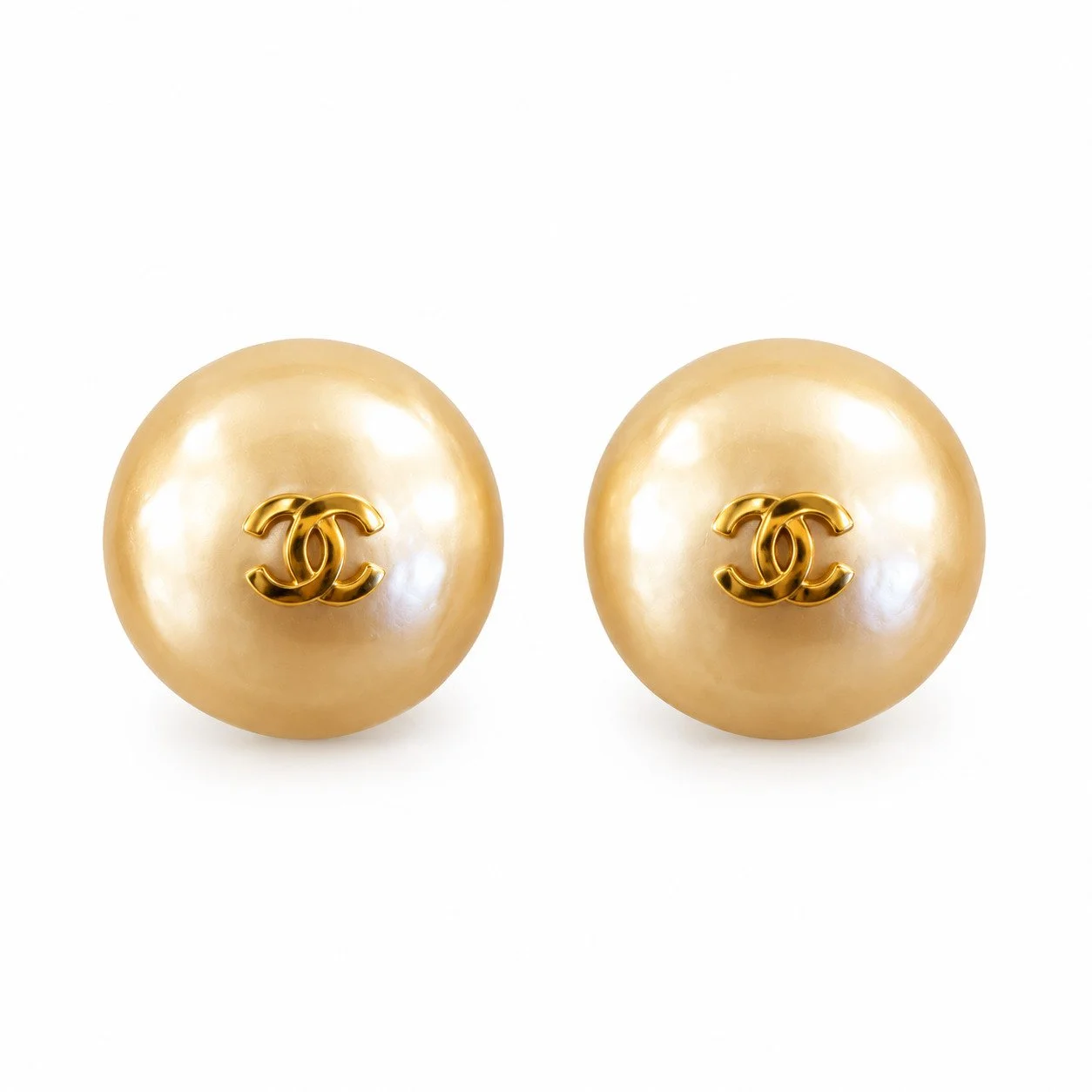 1993 Vintage CHANEL Pearl Clip-On Earrings