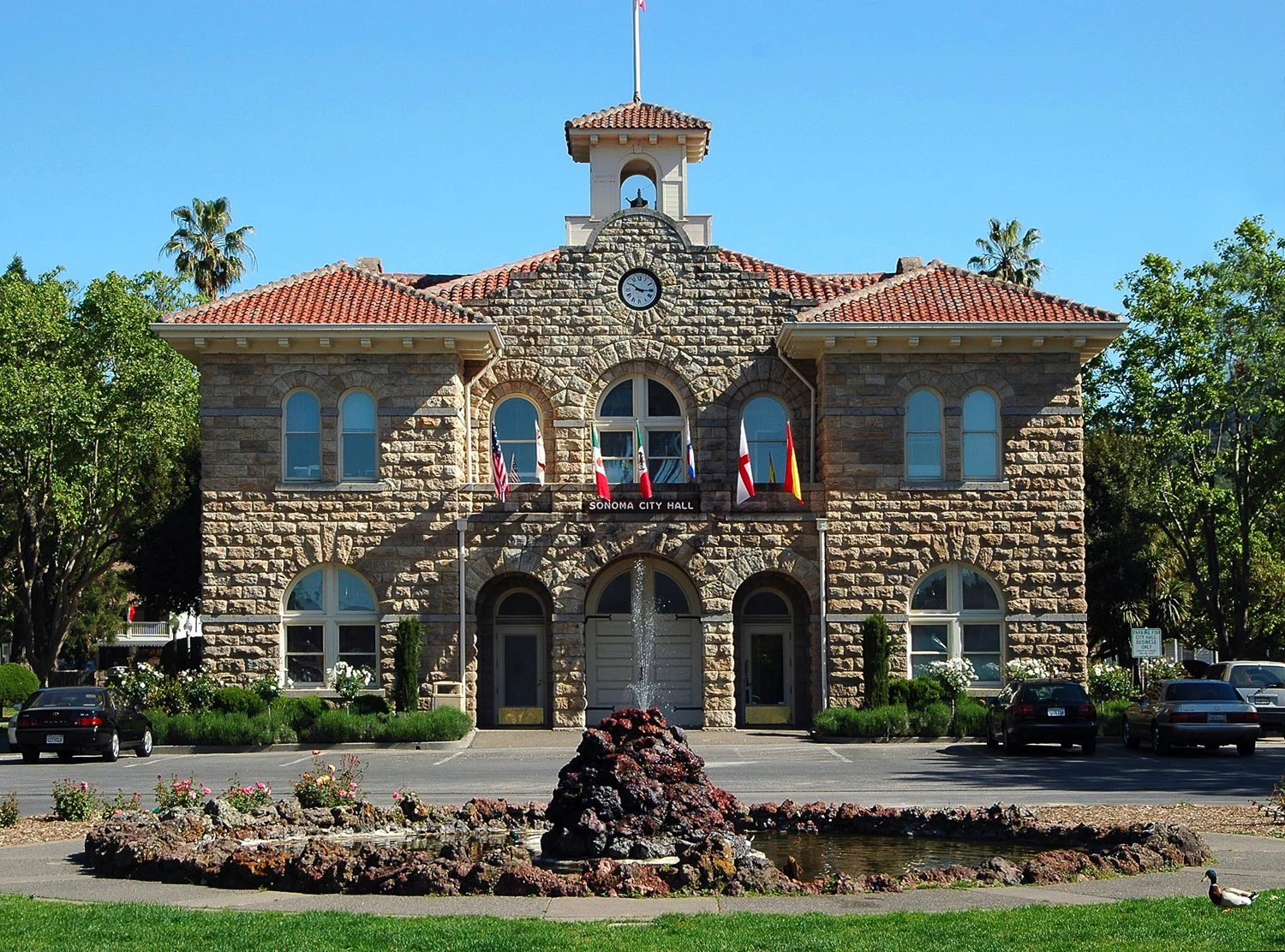 Sonoma_City_Hall.jpg
