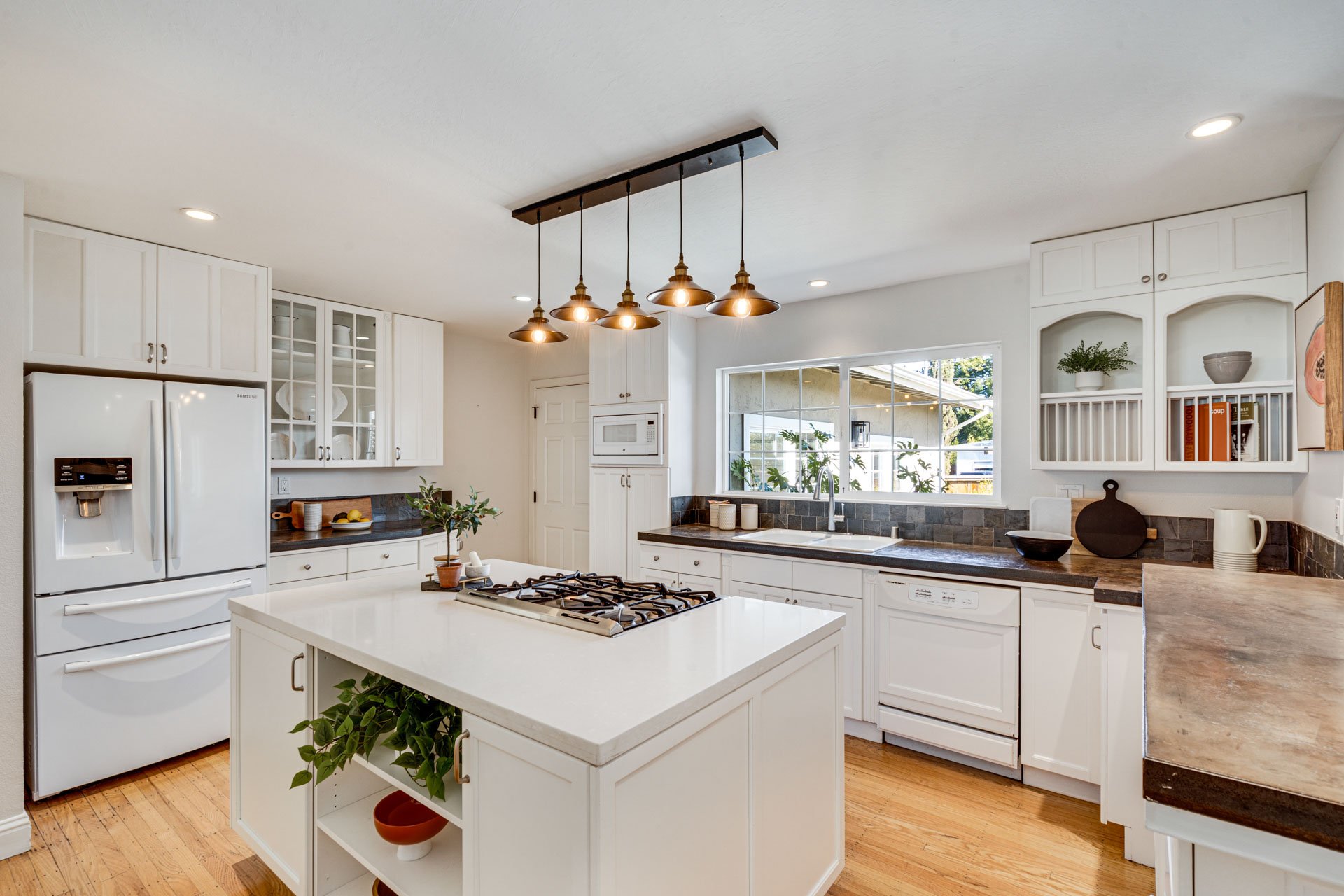 20_Napa-Valley_Luxury-Home_Sothebys_June-2025.jpg