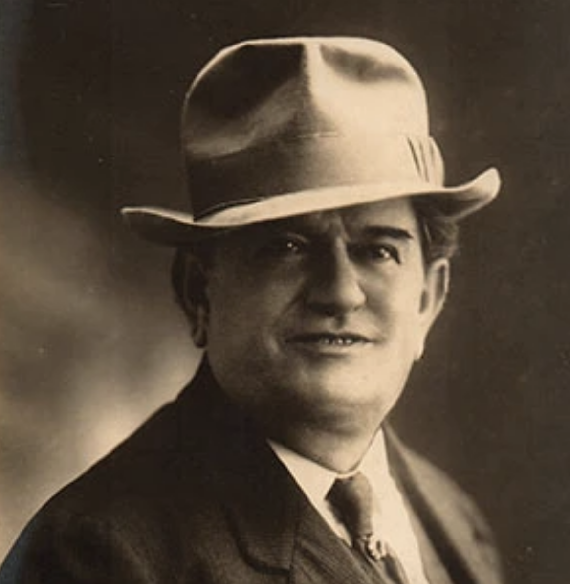 Pini-Corsi photo portrait c. 1914