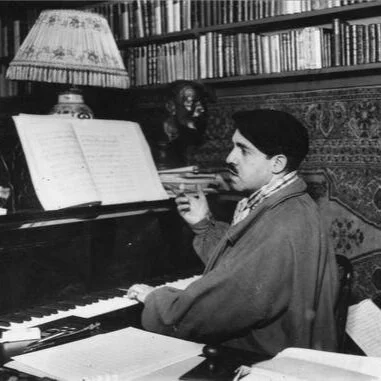 Reynaldo Hahn at the piano, c. 1910