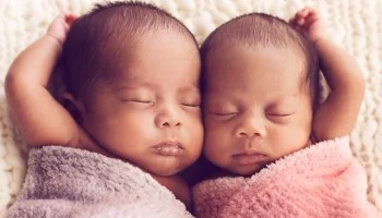 Beyonce-and-JayZ-Twins.jpg