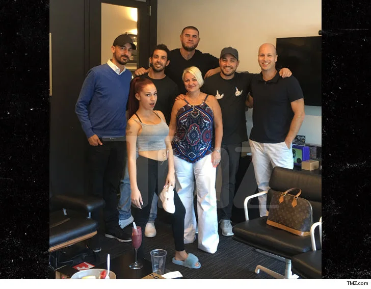 0915-danielle-bregoli-signs-with-atlantic-records-tmz-4.jpg