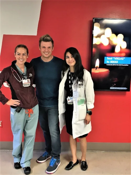 Nick Carter and Physician staff at UMC. Source: Twitter.com/backstreetboys