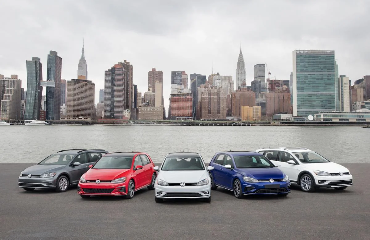 2018-volkswagen-golf-family.jpg
