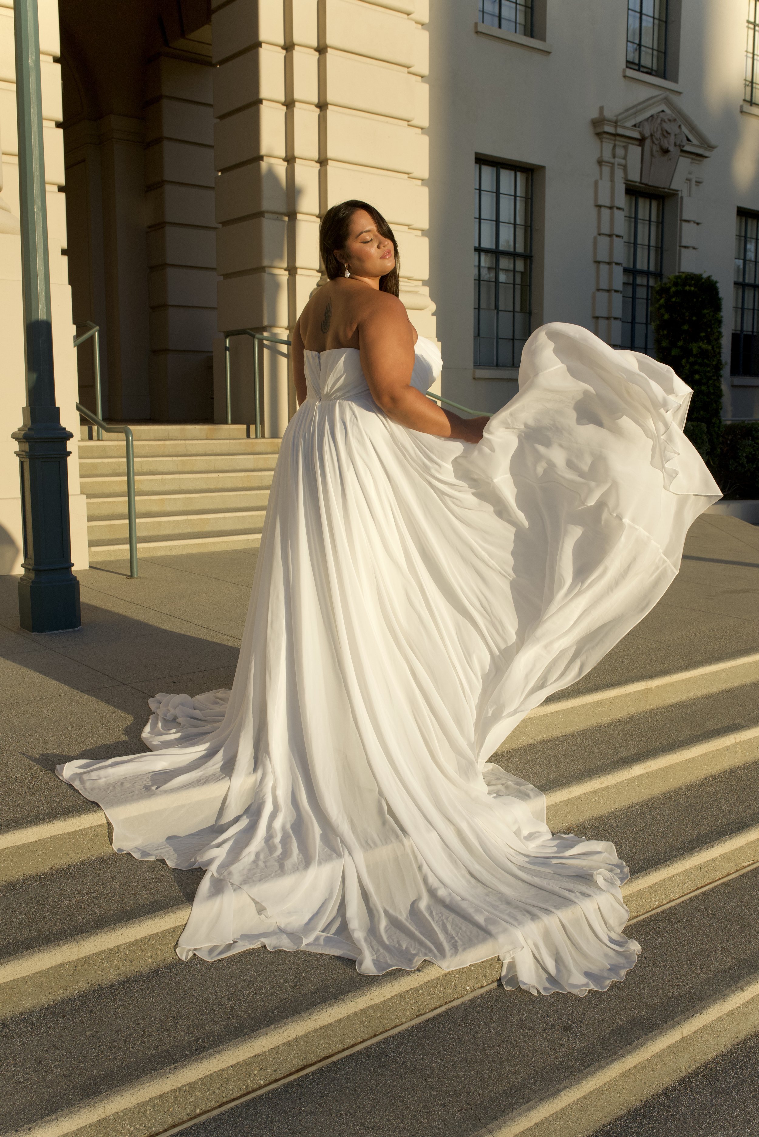 D3636 plus size wedding gowns.jpeg