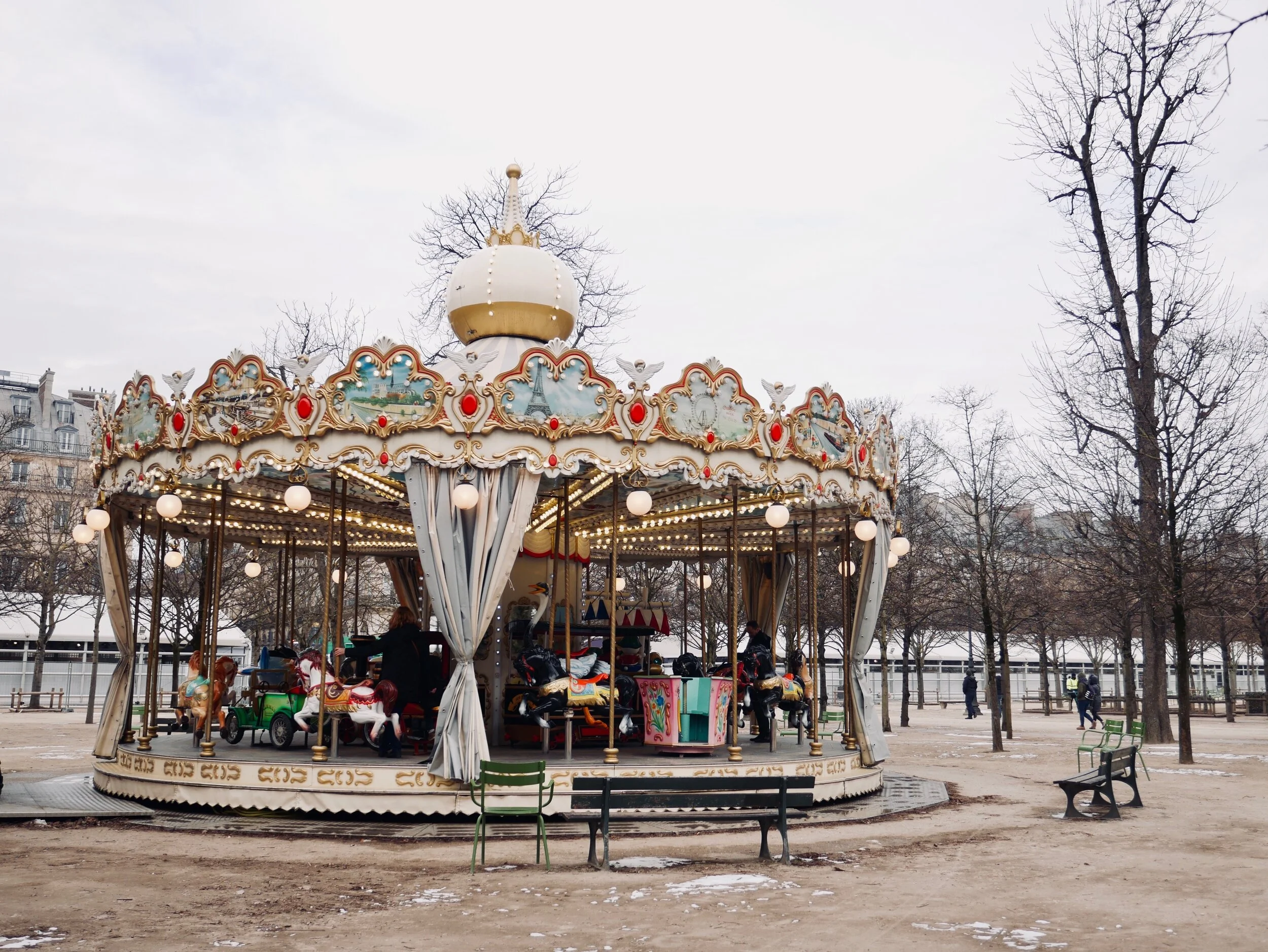 jardin carousel.jpg