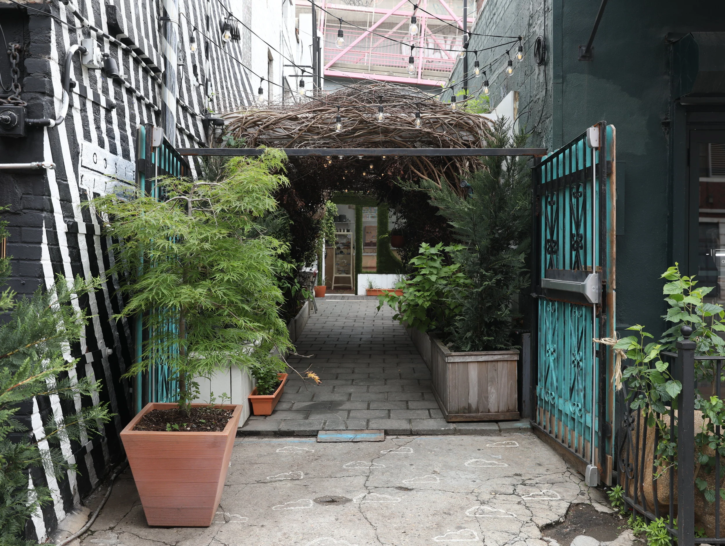 10 Hard-To-Find NYC Bars &amp; Restaurants Worth Visiting