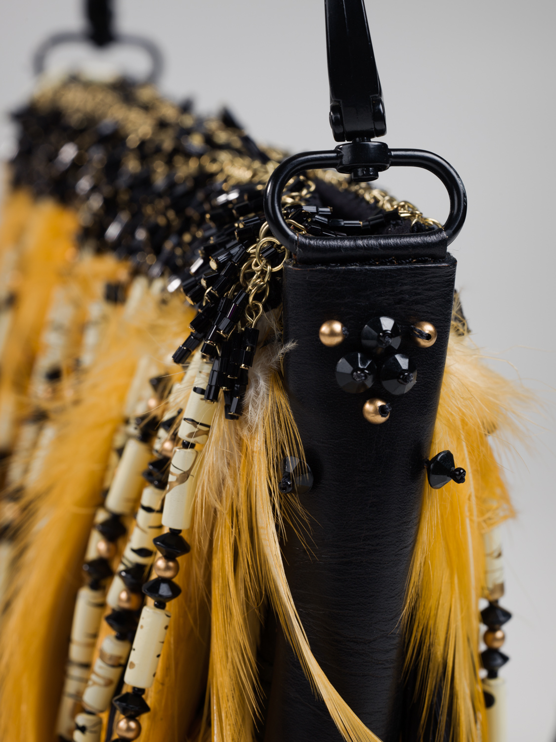 Special bead structure designed to hold D ring in place 