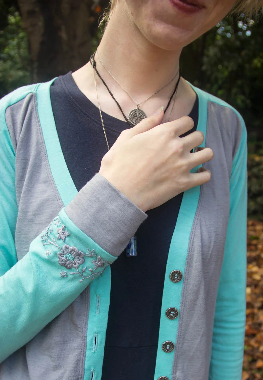 Can I do this with my arm? Surely this subtle boob-grab isn’t too awkward?