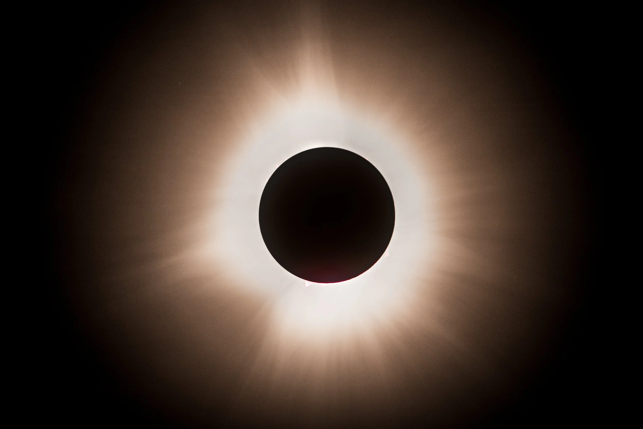 Eclipse 600mm-320-Edit.jpg
