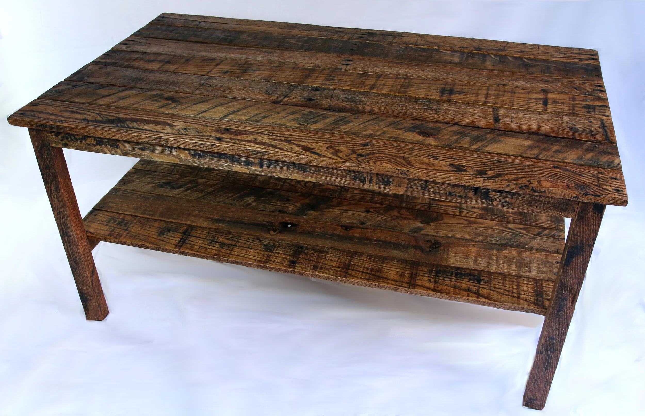 Pallet wood coffee table in studio-2