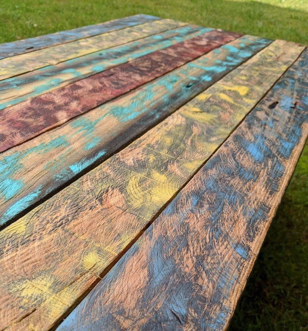 We loved how this custom project turned out so we decided to make it a limited offering on our Etsy page (and soon to be added to our website). Let us know what you think! ⠀
.⠀
.⠀
.⠀
#reclaimedwood #salvaged #reuse #shoplocal #choosereuse #customfurn