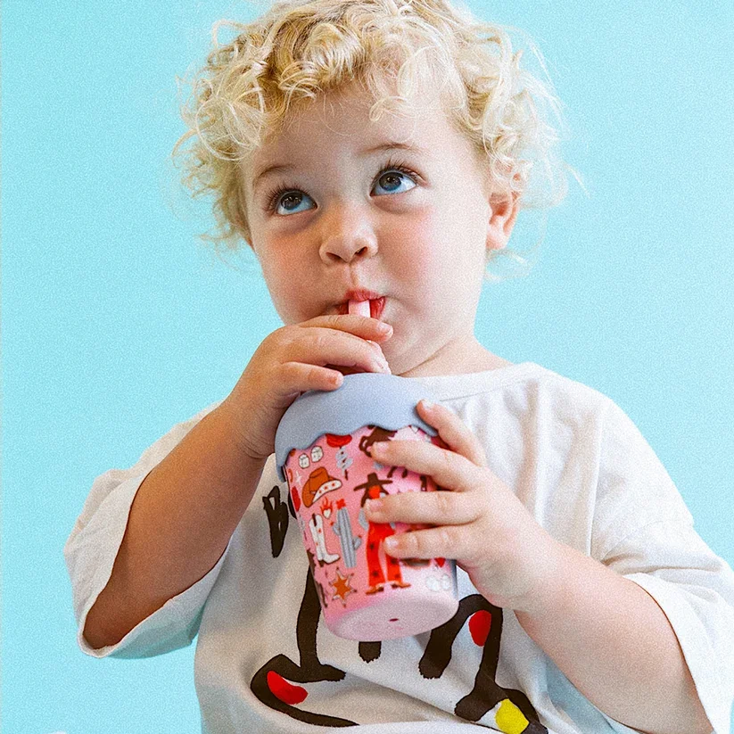 cowgirl_smoothie_lifestyle_b7fdf6f2-7f69-4e76-bbf3-1cf9922982e8.webp