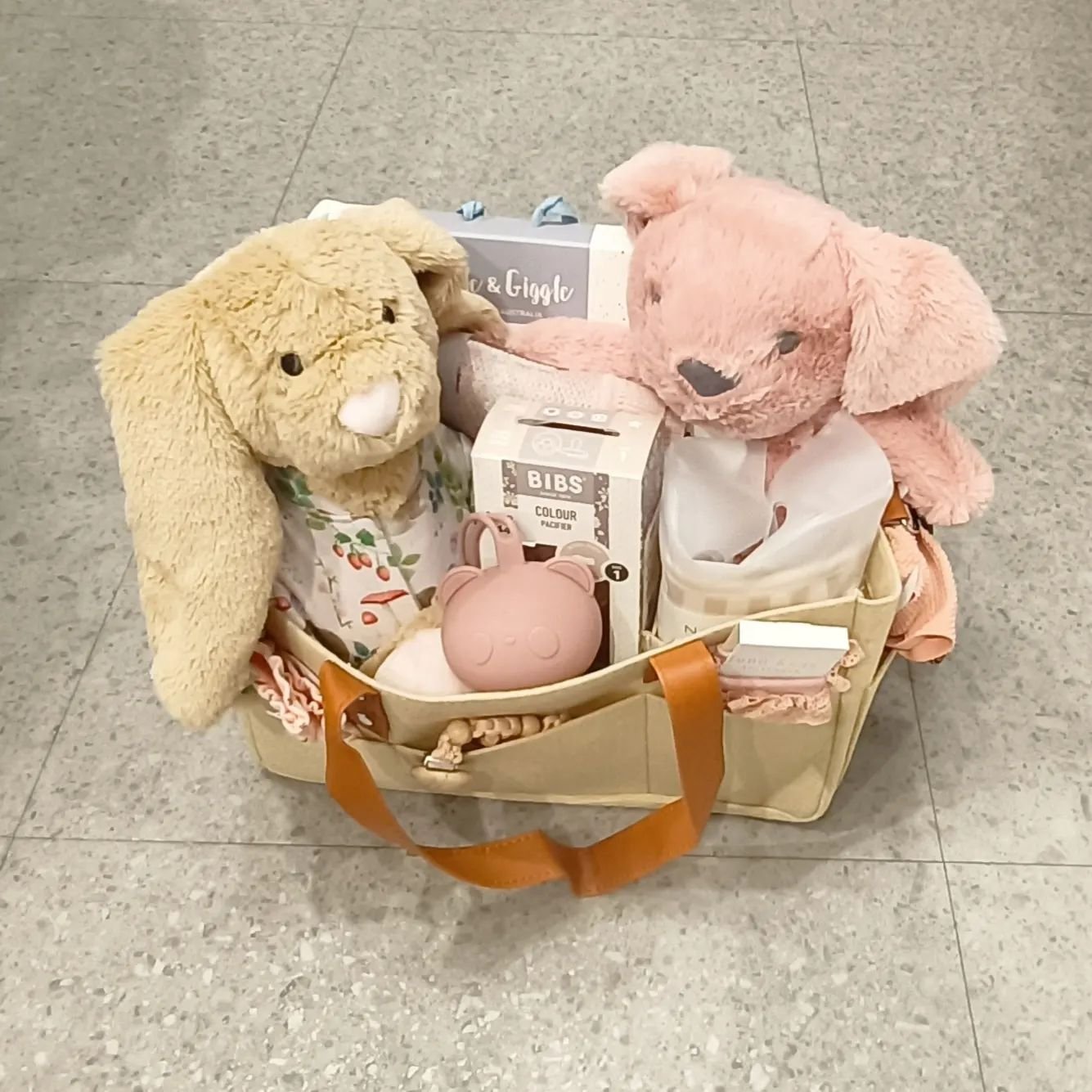 Mix and match a mum's and bubs pack

#babybirth #babyclothing #babywraps #babybibs #bibspacifier #babybasket #pramaccessories #karrinyupshoppingcentre