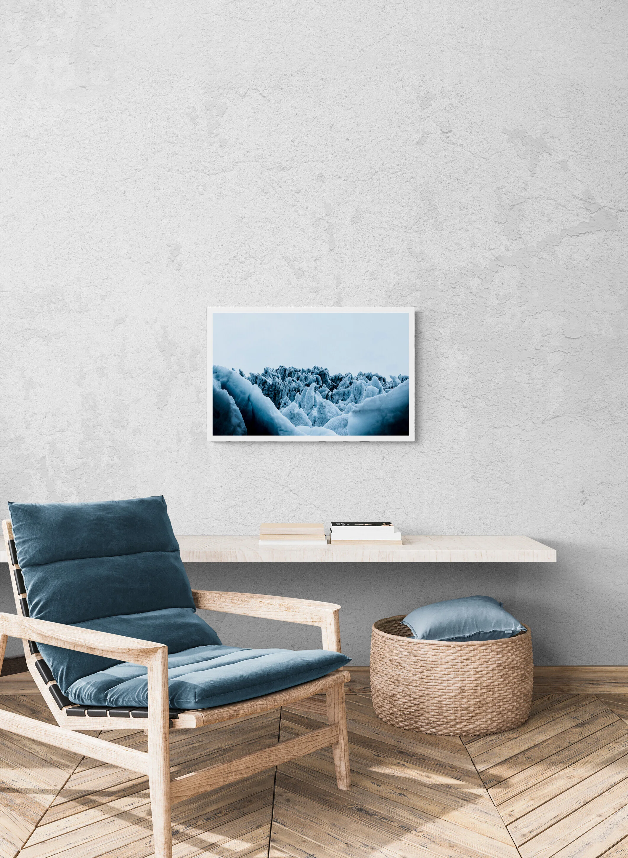 Cozy_room_with_armchair_and_wall_shelf (1).jpg
