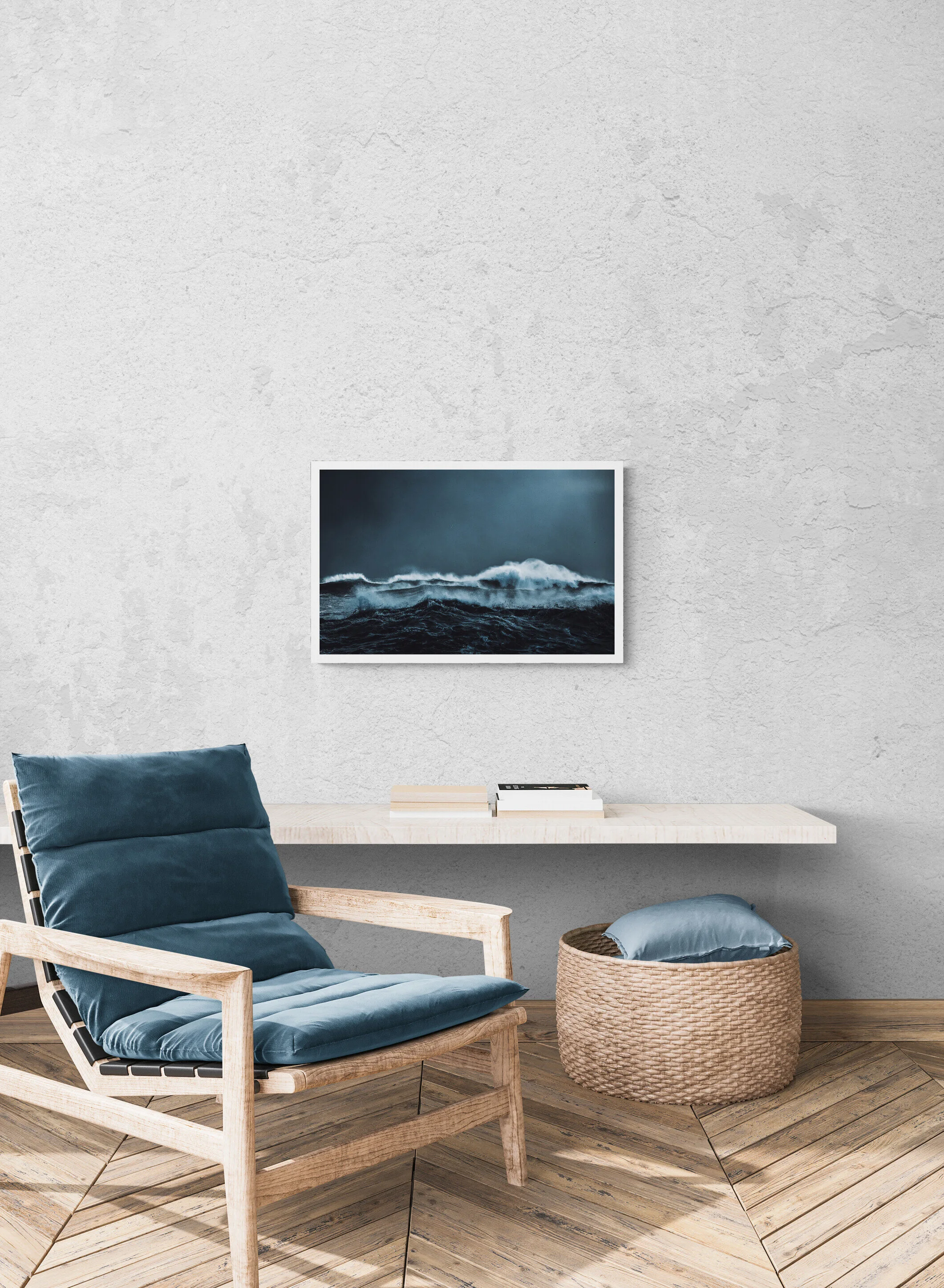 Cozy_room_with_armchair_and_wall_shelf (39).jpg