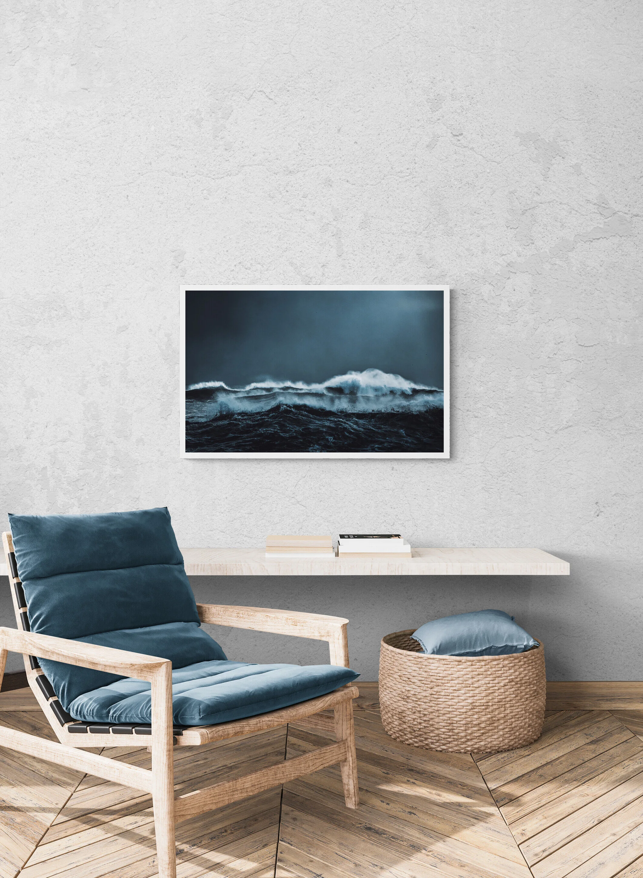 Cozy_room_with_armchair_and_wall_shelf (38).jpg