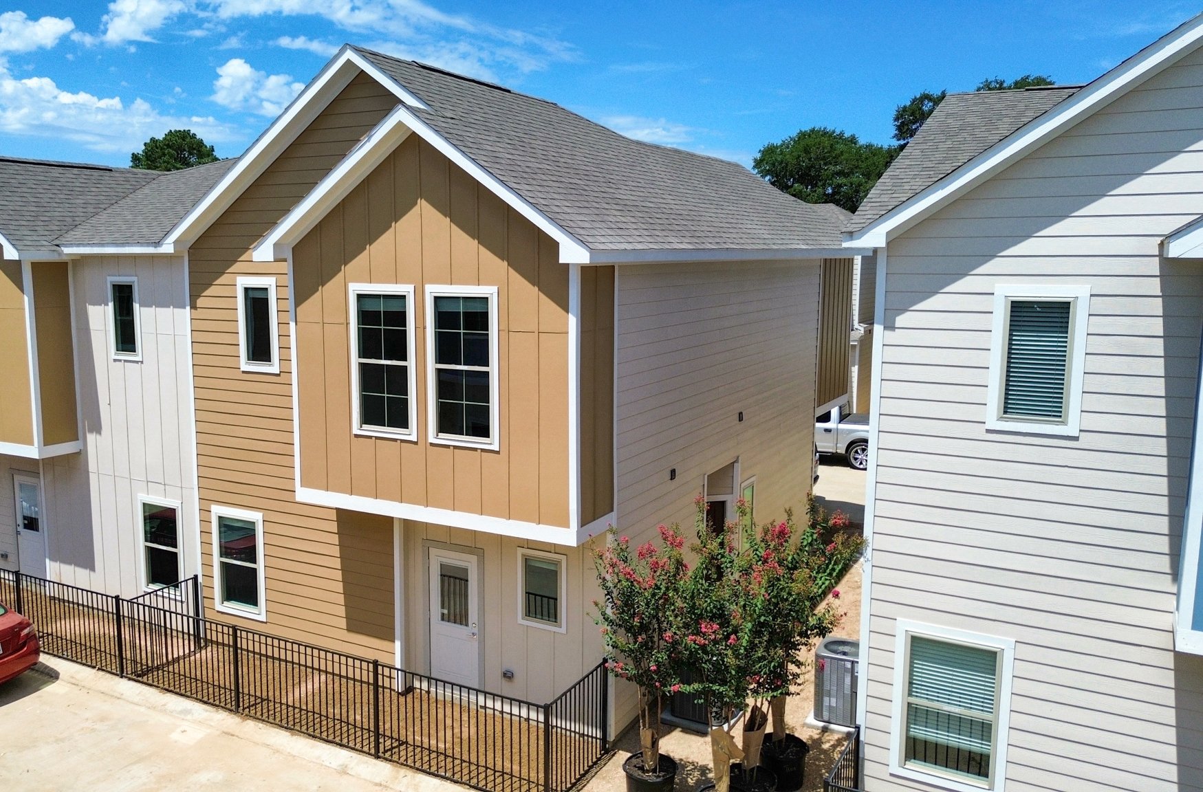 8-Exterior.jpg