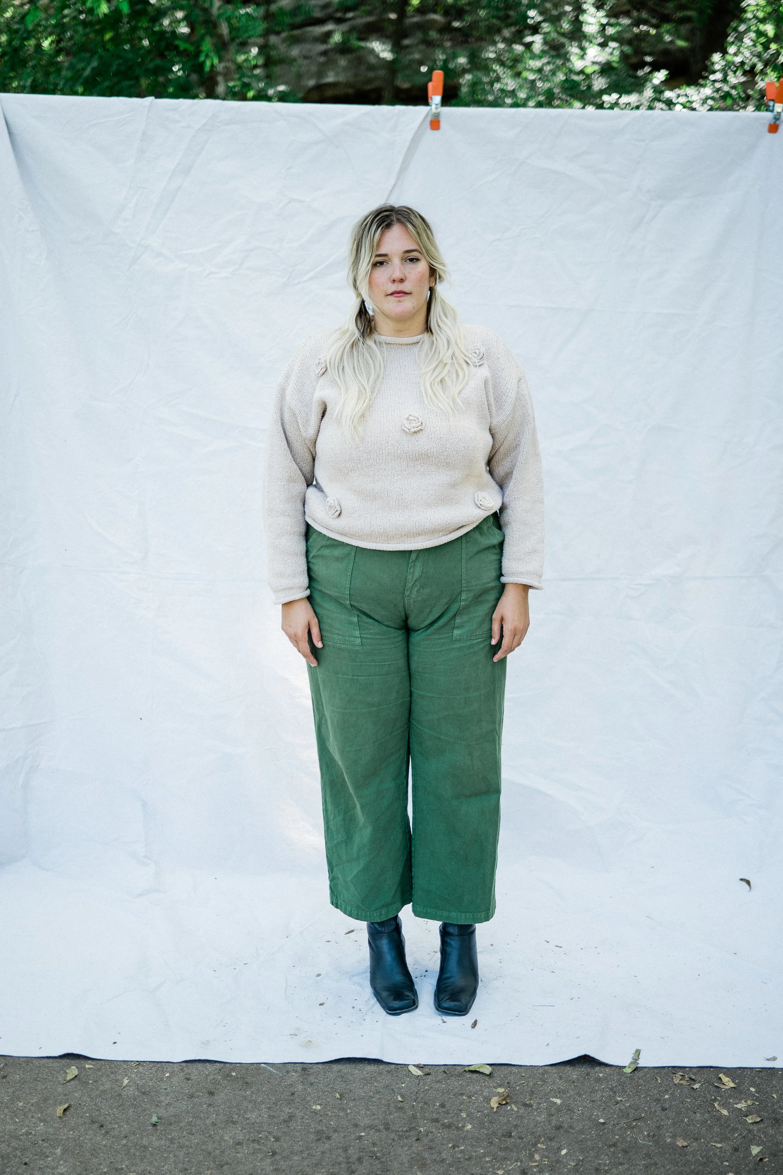 WebhighRes_KatKhakiRoseSweater_221003_001.jpg