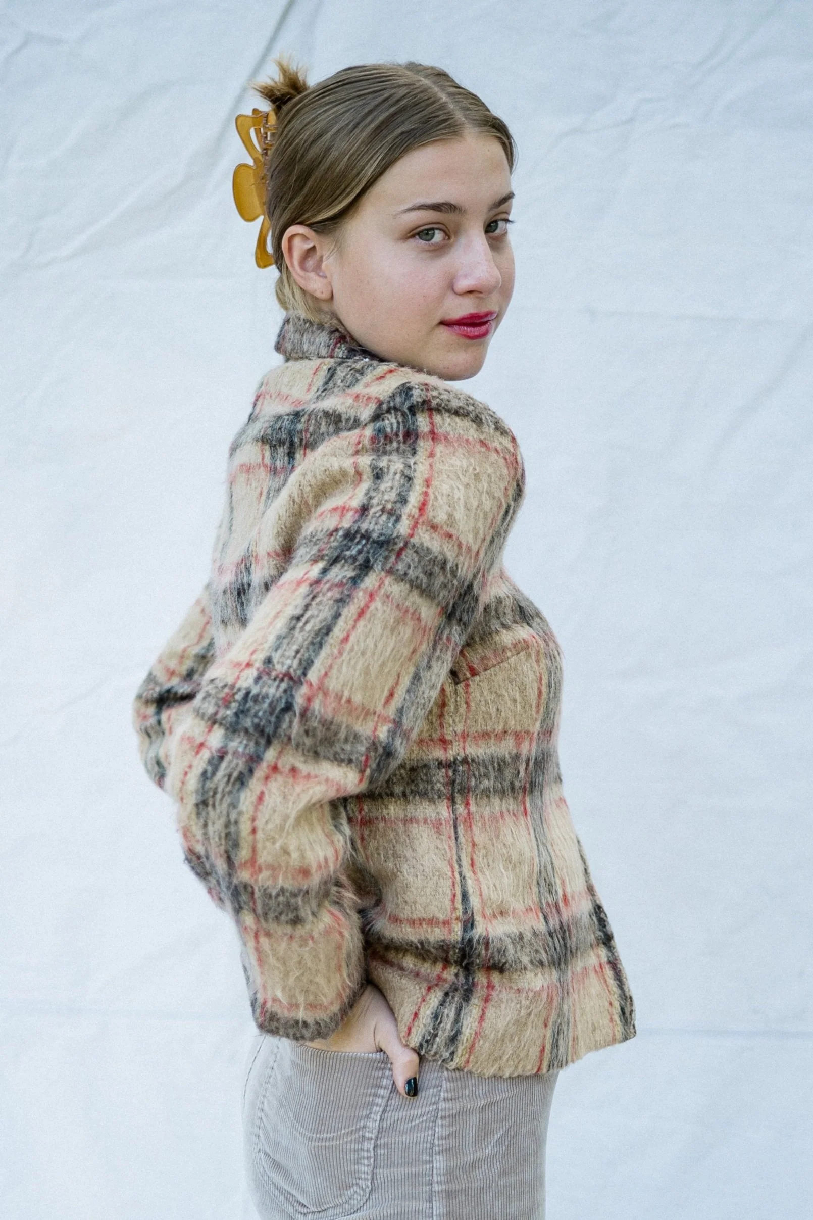 WebhighRes_SydFuzzyPlaidJacket_221003_004.jpg
