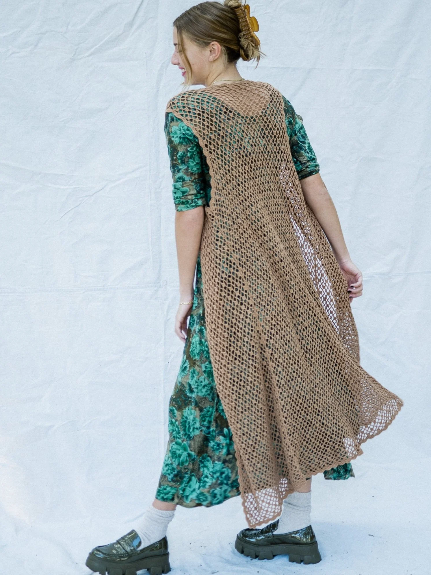 WebhighRes_SydLongShawlGreenDress_221003_012.jpg