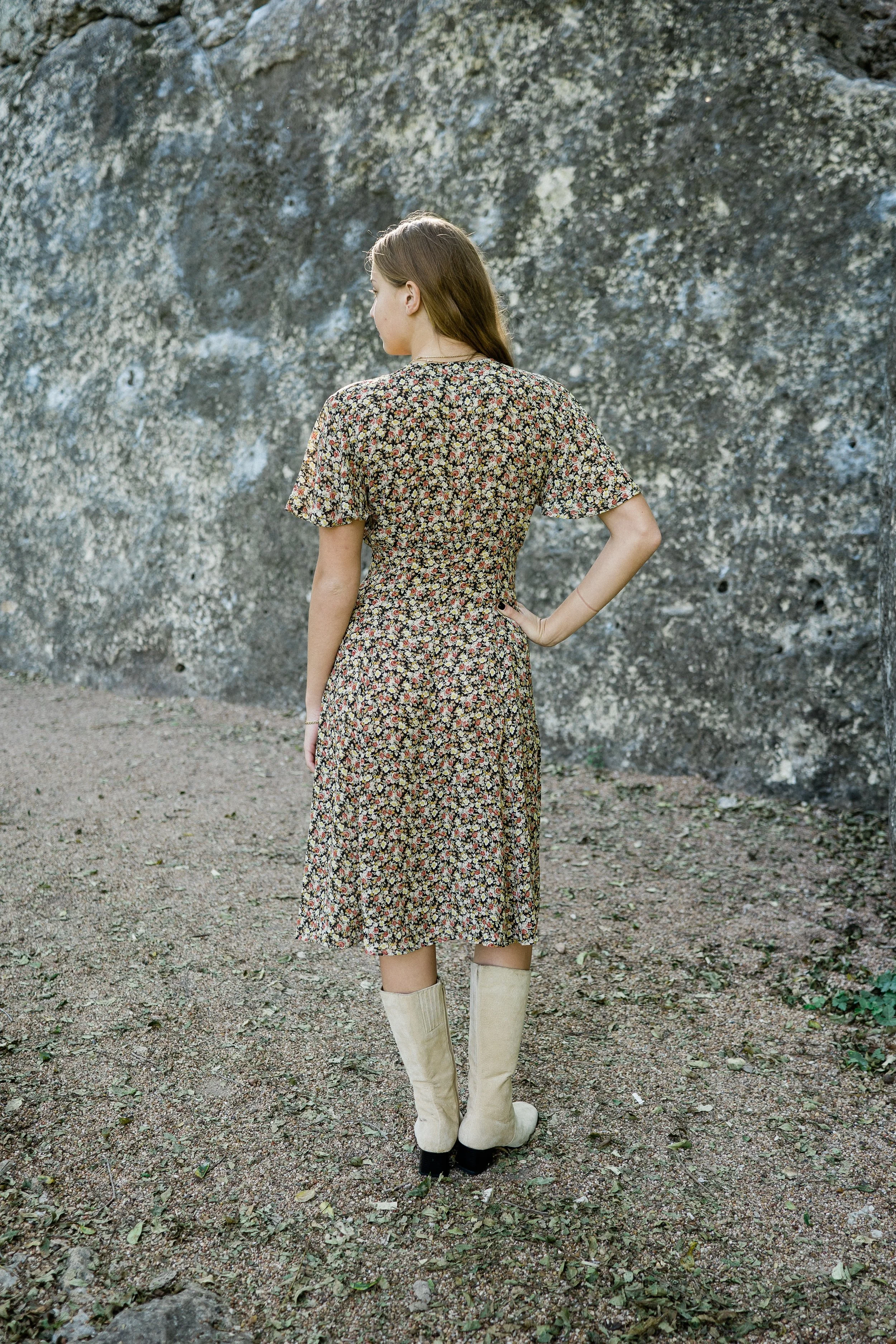 WebhighRes_oddballl_floralDress_221003_003.jpg