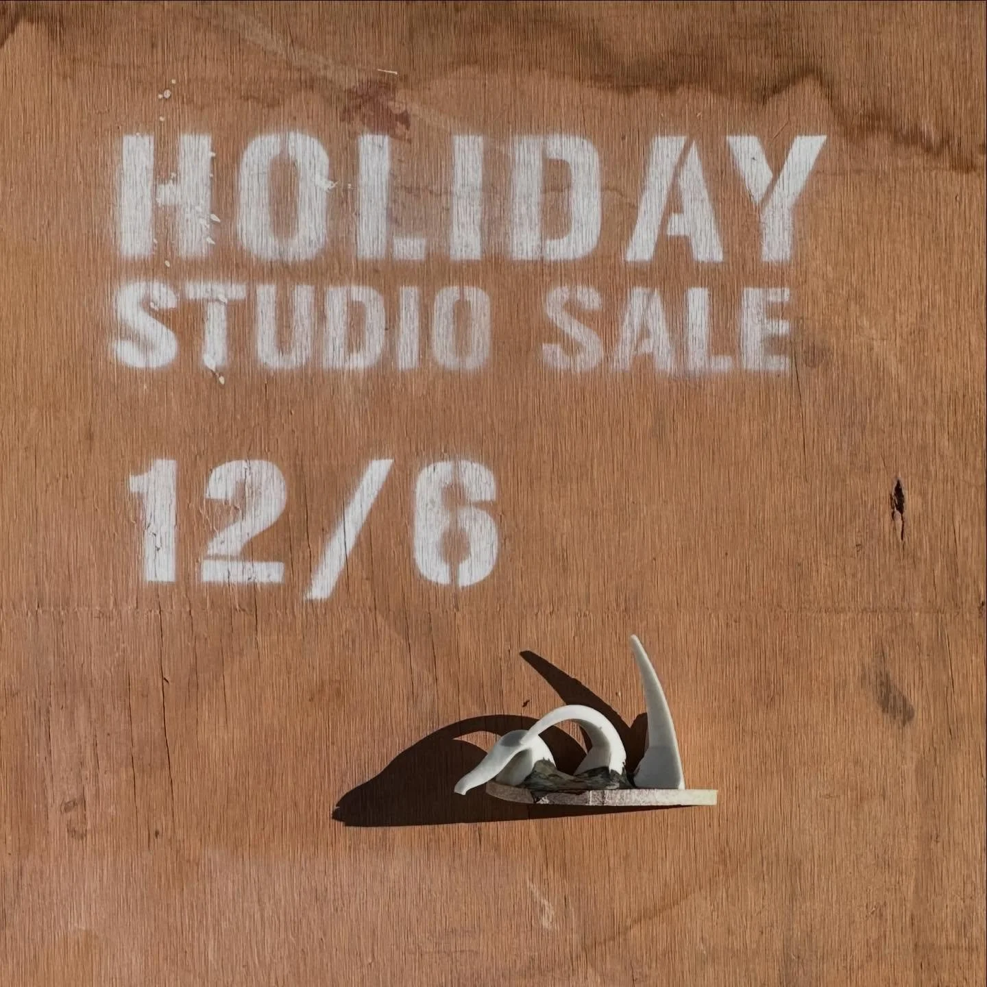 See you Saturday my friendly friends!!! I will have minis, a small selection of wall hangings in various sizes, candlestick holders, mugs!!!, and BOWLS!!!! And quite a few seconds of lamps that have minor glaze flaws.  These went very fast last year 