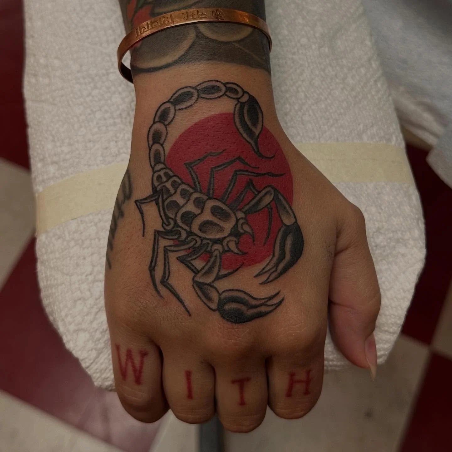 Honored to do this scorpion 🦂 I seriously love tattooing hands! 
*knuckles are healed from a few years ago. 

I&rsquo;ve got time today at 12 if anyone wants to roll through @atlastattoo 🤘