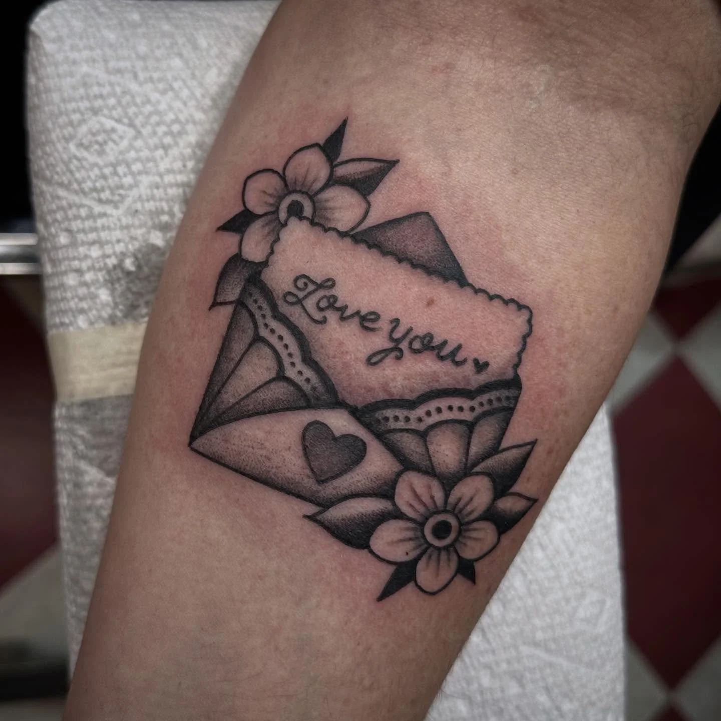 Cute one made yesterday @atlastattoo for Sarah! 

Check out my website (link in bio) to book an appointment now!