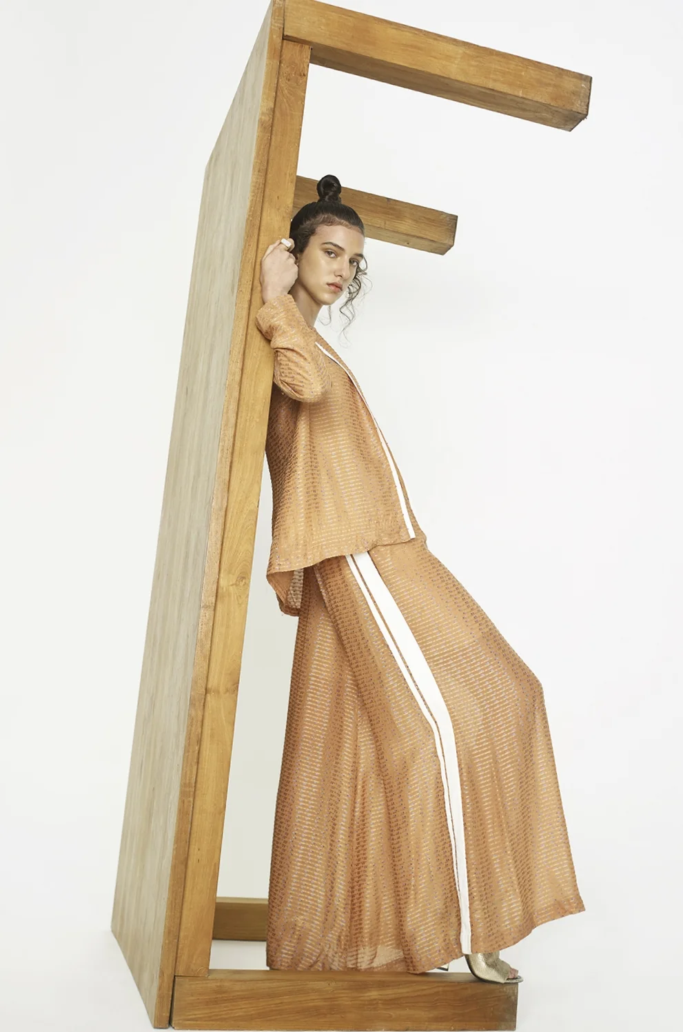 STELL_MAG_LOOK_01_0228+copy.jpg
