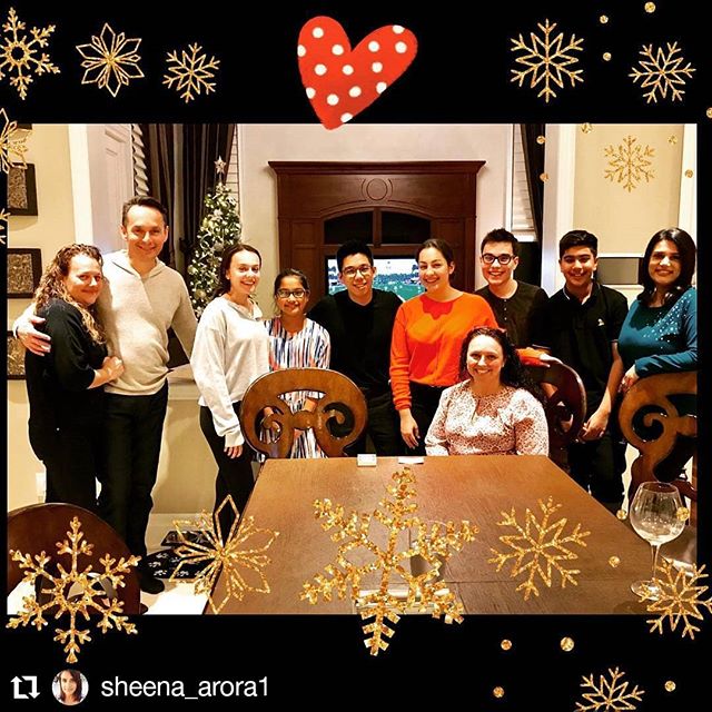 Thank you @sheena_arora1 ! Your family was so much fun. So glad we could have a great time together. Your family is truly special - have a happy holidays and a happy new year! 🎄🎉 &bull; &bull; &bull;

Believing in the magic of Christmas with @b.lee
