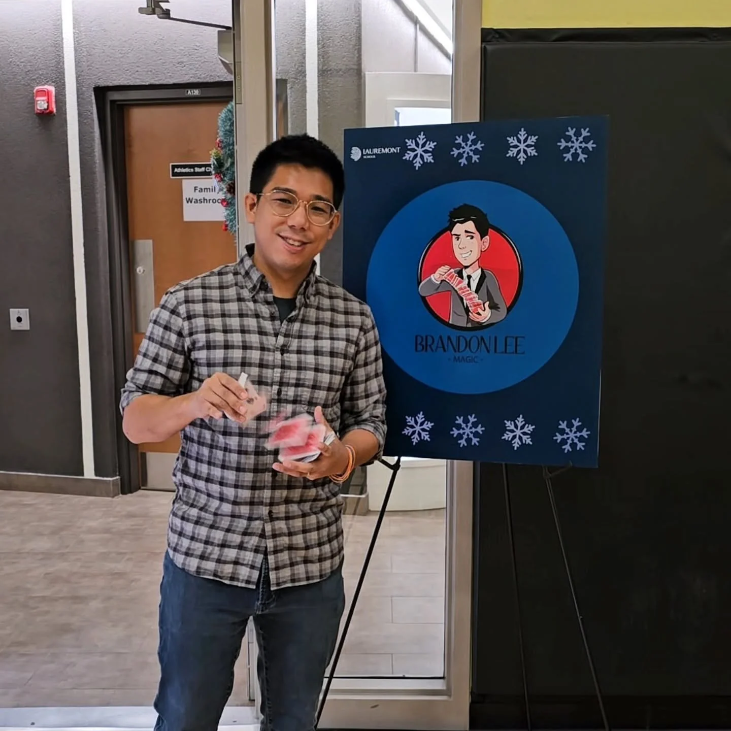 Another fun year at @lauremontschool Holiday Marketplace! Thank you for having me! I love being able to entertain people of all ages and share some holiday magic, the reactions never get old.