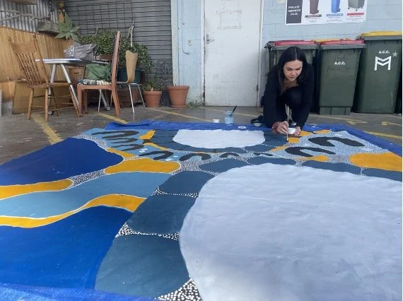 Aislin Aspel working on her Kangaroo Island commission 