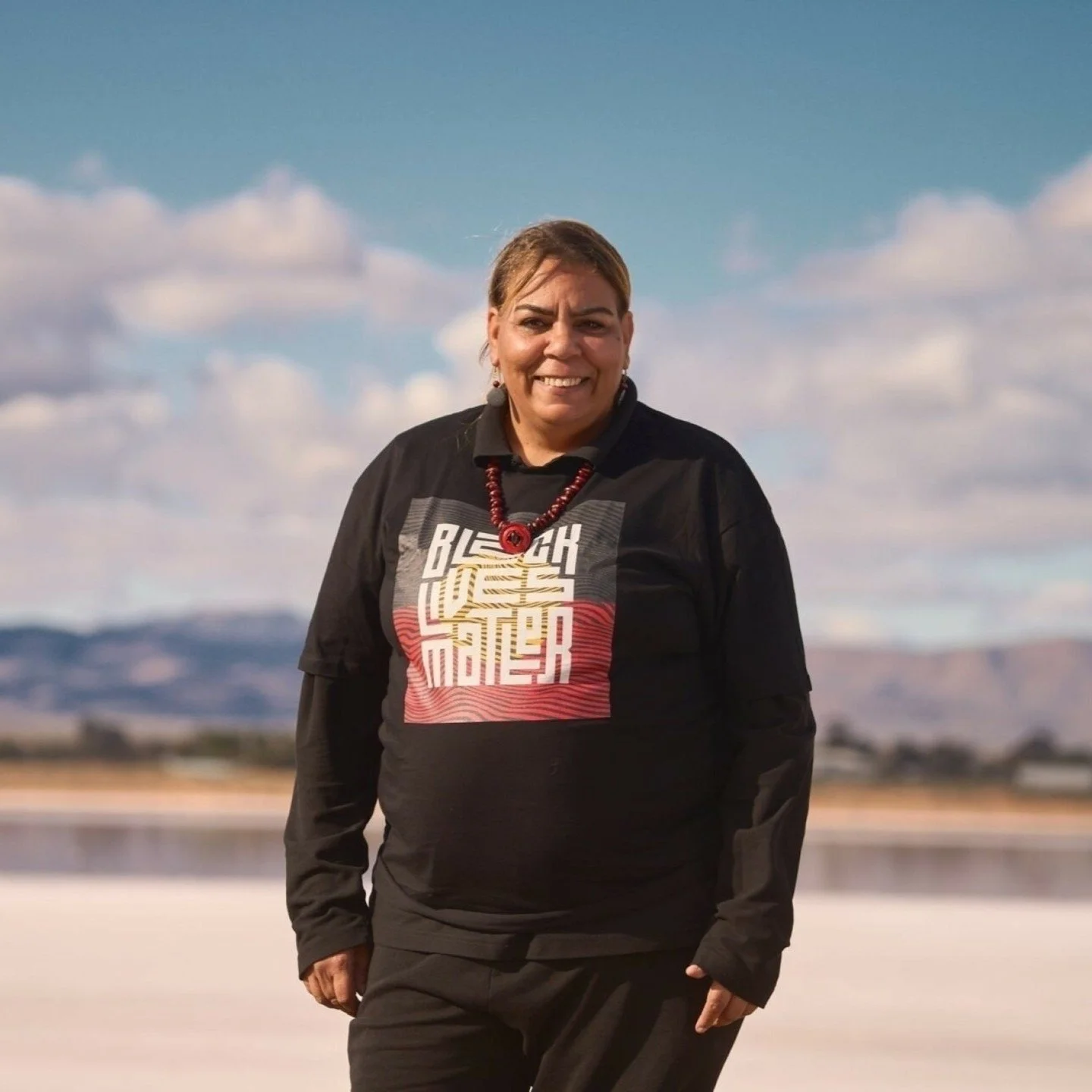 LET'S MEET: Marli Macumba (Pitjantjatjara, Yankunytjatjara, Arrente, Gurindji)
📍Port Augusta
🎨 Painter, weaver, ceramicist, fibre artist

Marli paints the women in her family - her aunties and daughters - sharing stories of strength, resilience, an