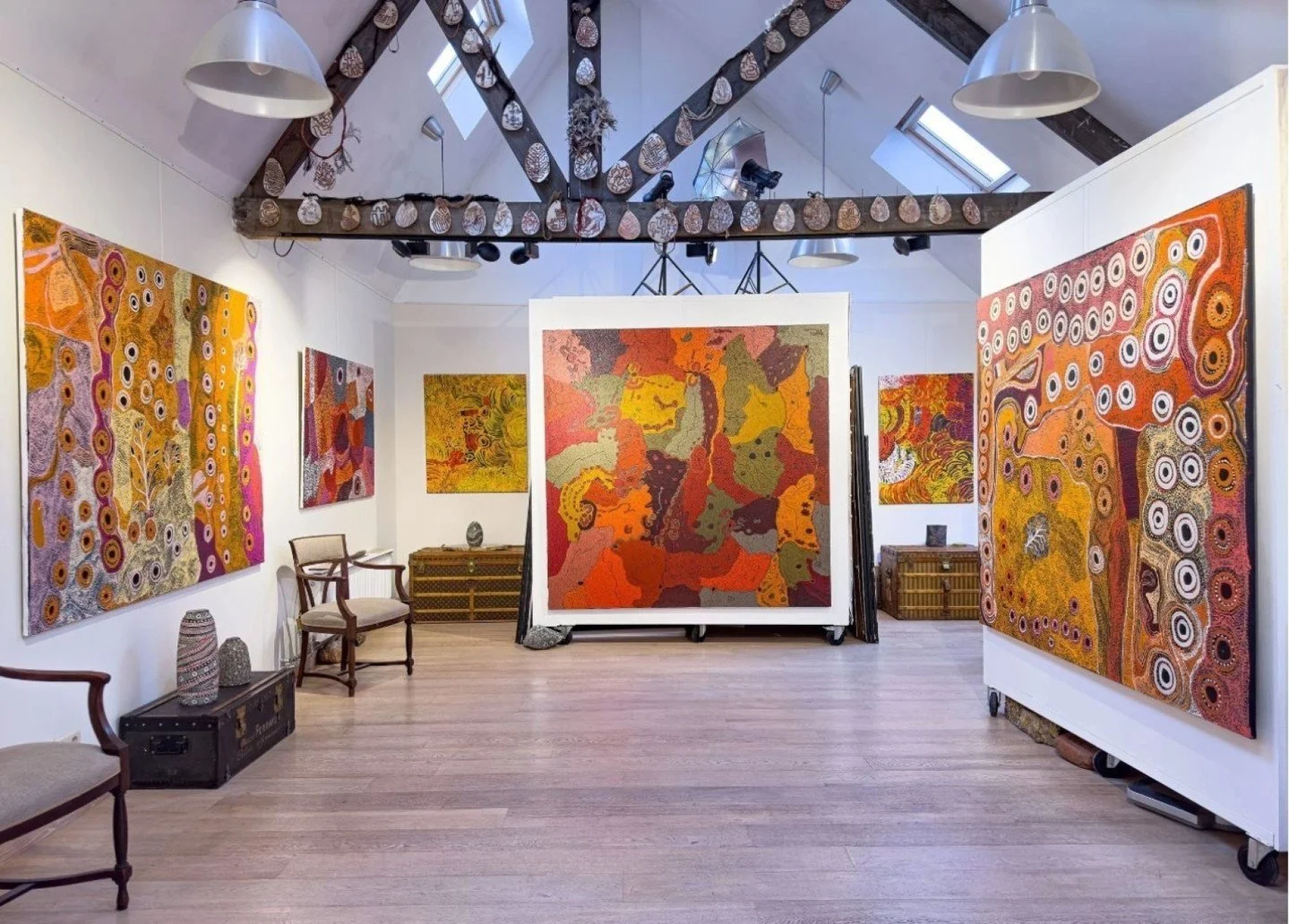EXHIBITION: The past is always present

We're proud to see works from Tjungu Palya now showing at Aboriginal Signature Estrangin Gallery in Brussels, Belgium. 

"Through these vibrant paintings, you will be invited to feel the living presence of