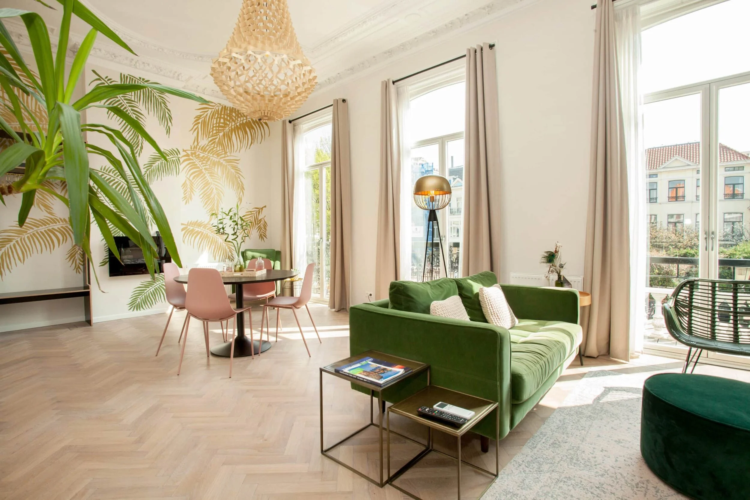 La-Paulowna_Emerald-room-4-scaled.jpg