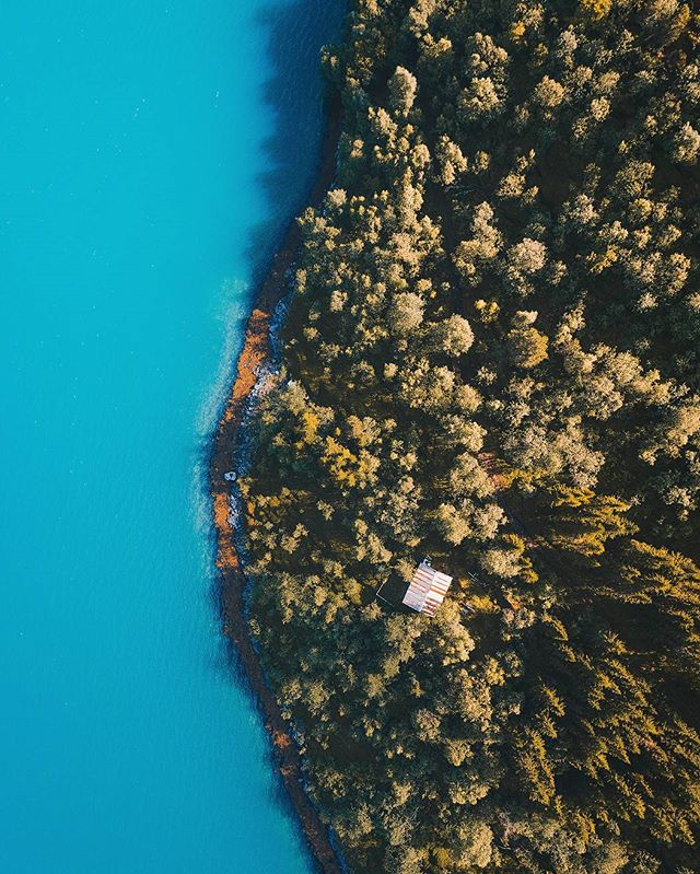 Lost in the moment 🌳

#fromwhereidrone #artofvisuals #thisweekoninstagram #wildernessculture #passionforlife
,
,
,
#main_vision #mountainstones #ourplanetdaily #greatnorthcollective #visualcreators #thelensbible #stj&oslash;rdalfoto #mobilemag #eart