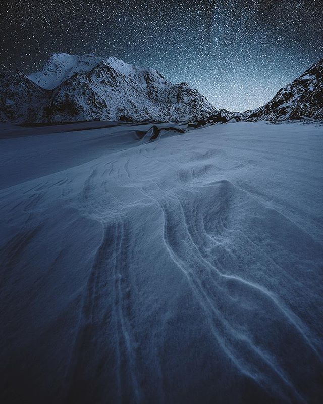Starry nights in Lofoten with @arildheitmannphotography and our crew 👊 check out the link in my profile bio for new tour dates, discounts and eyecandy !

#artofvisuals #thisweekoninstagram #wildernessculture #passionforlife
,
,
,
#main_vision #mount