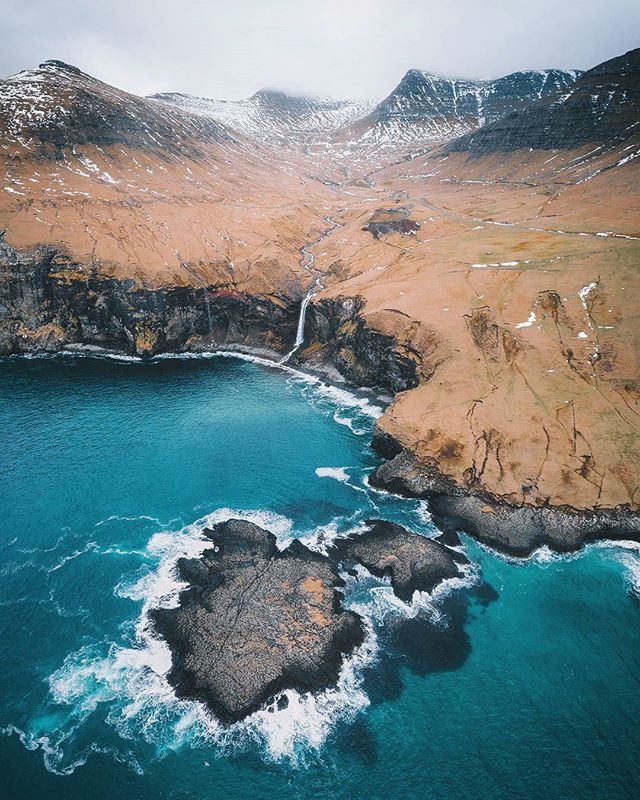 Due to popular demand we've added a 2nd workshop in Faroe Islands next spring. The dates for the new (already half full) workshop is April 30th to May 7th. Oh, and yes ..there will be unicorns 🦄 PM me for the juicy details 👊

#fromwhereidrone #beau