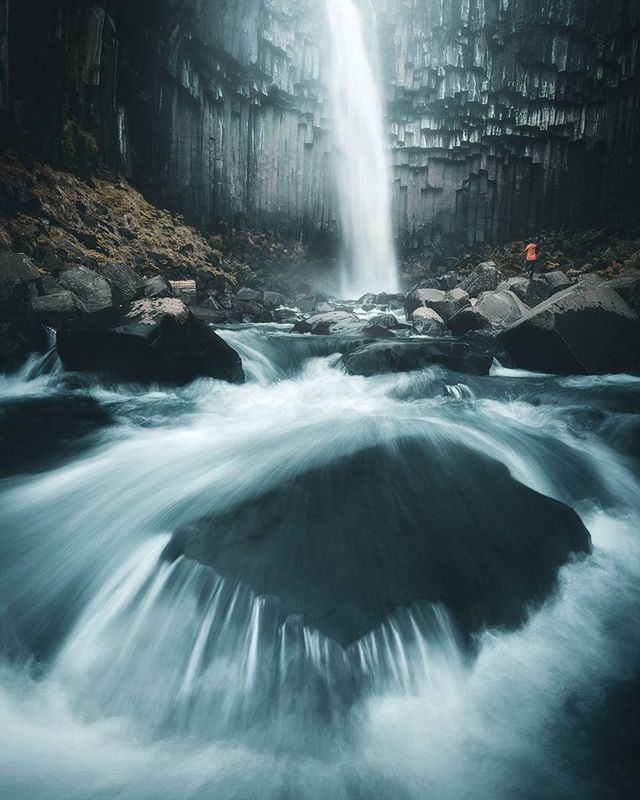 Thank you miss random for the pose and sense of scale 👊

#iceland #artofvisuals #aov #wildernessculture
#passionforlife #discoverearth
,
,
#nakedplanet #tentree #theglobewanderer #ourplanetdaily #greatnorthcollective #wanderout #LENSbible #stj&oslas