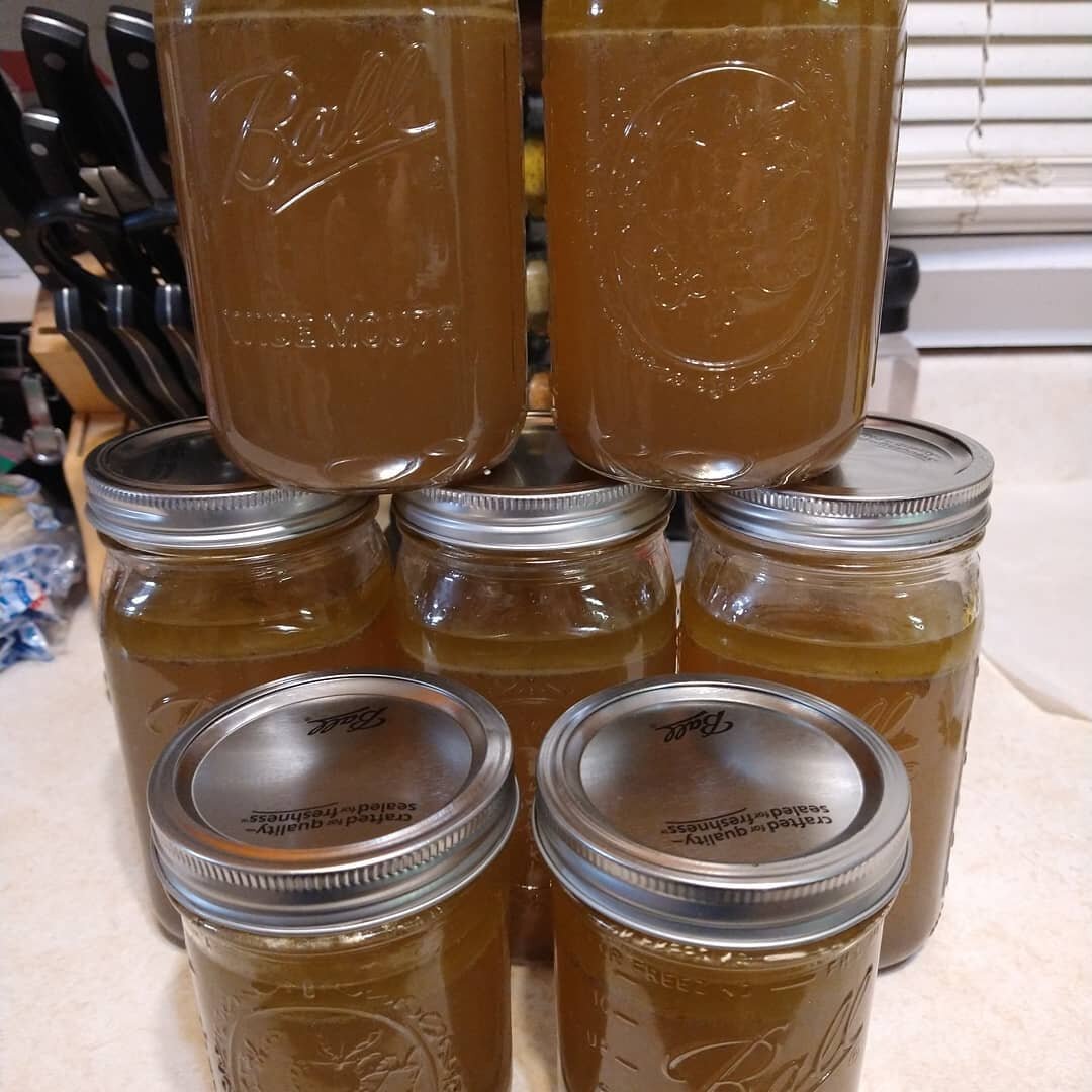 Picked up some bones from @thewurstmeats and made some stock today, hopefully it turned out ok.