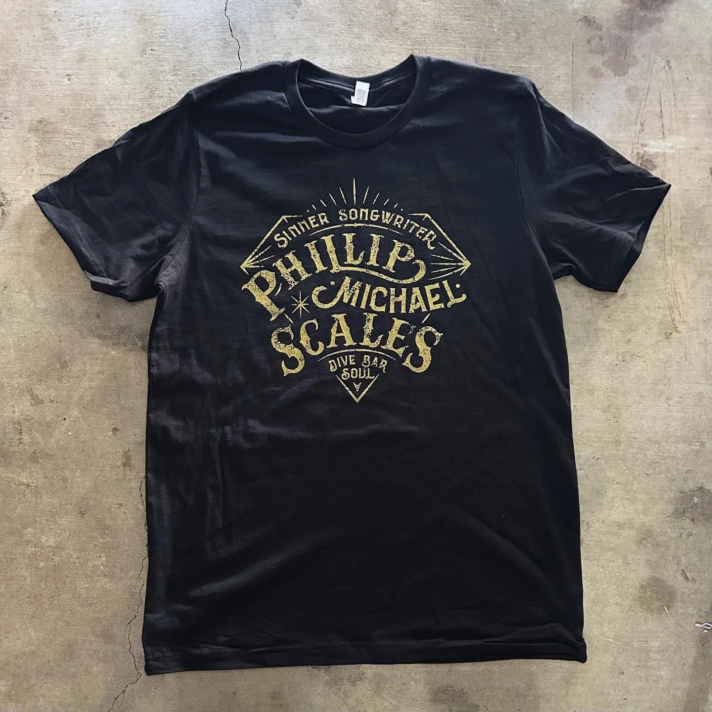 ✨ Gold shimmer screen print for @phillipmscales 🙏