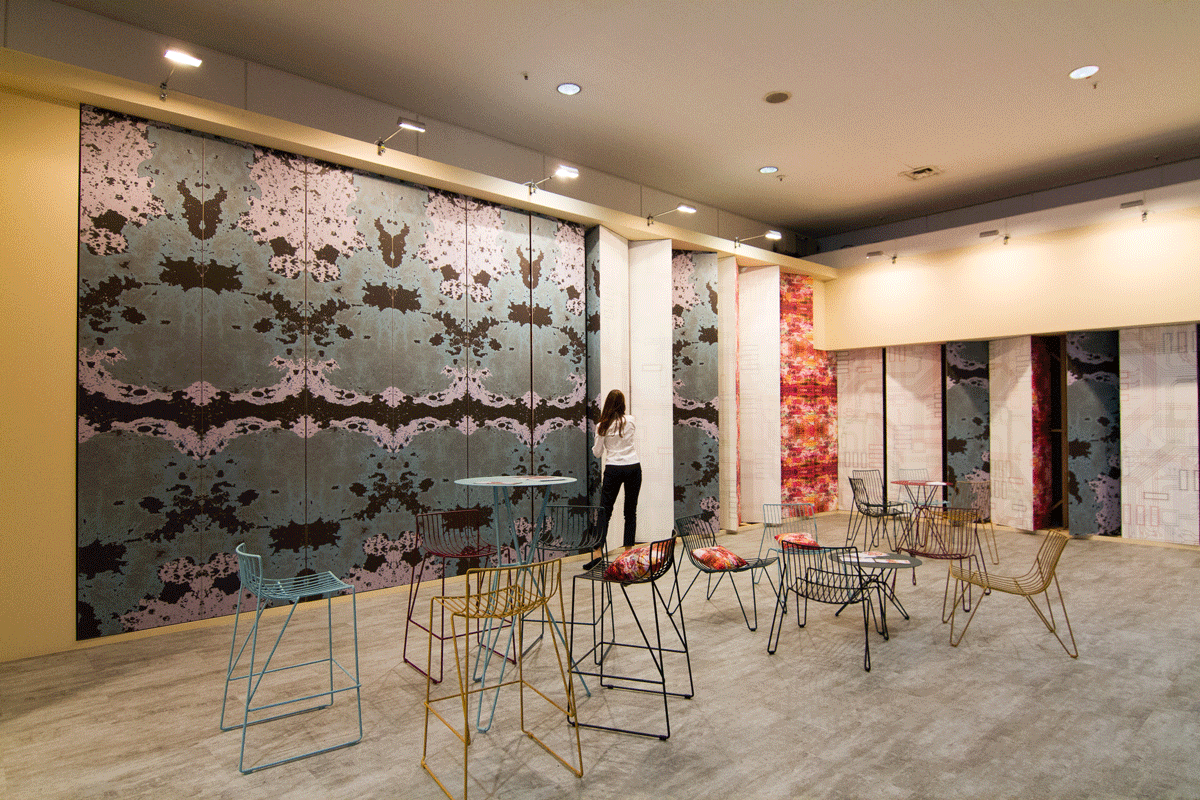 From the Peter Behrens School of the Arts in Dusseldorf: “Patterns are a premise.” A multifaceted stand with individual elements that tallow for different spatial combinations.