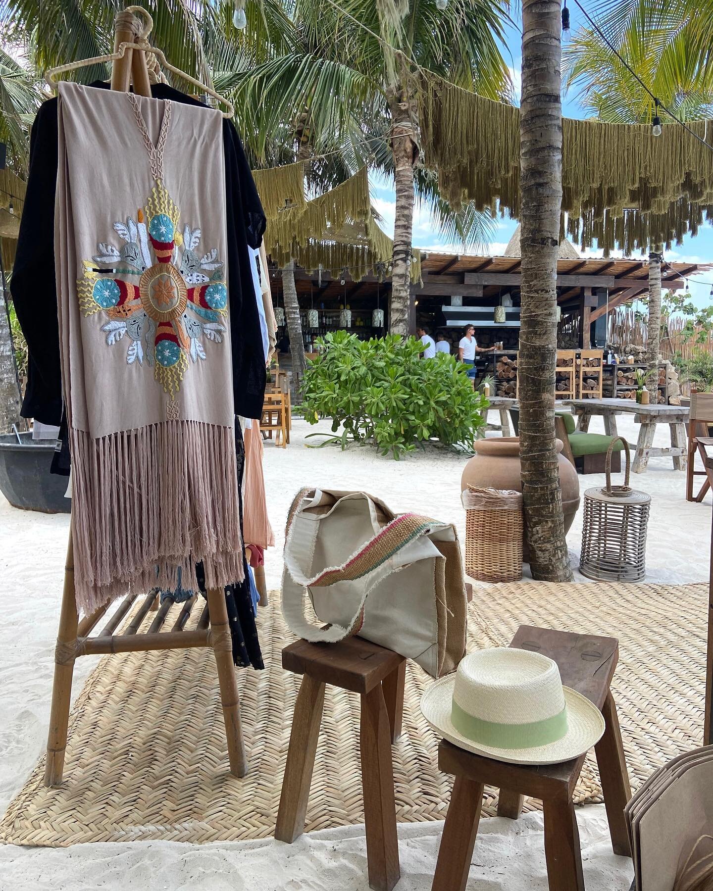 Come and discover the fantastic pieces of Mexican designers and treasures brought from all over the world.

Friday, Saturday and Sunday our tropical boutique @lebazaarholbox presents its new collection in a POP UP at our beach club.

✨

Ven y descubr